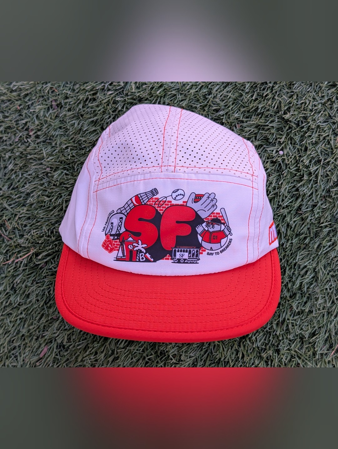 Rnnr San Francisco Base To Breakers Pacer Running Hat Giant Race Cap 56cm White — image 2 of 8